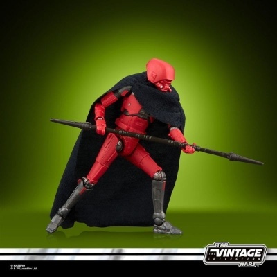 Figura de ação Star Wars vintage vermelho com capa preta e lança