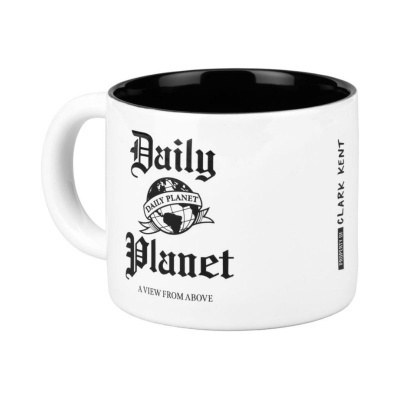 Caneca branca com interior preto e texto Daily Planet