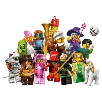 Mini-figuras LEGO variadas com personagens e acessórios coloridos em fundo branco