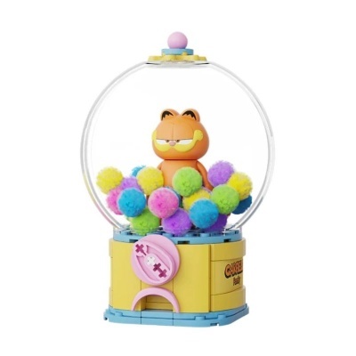 Figura de Garfield dentro de máquina dispensadora colorida