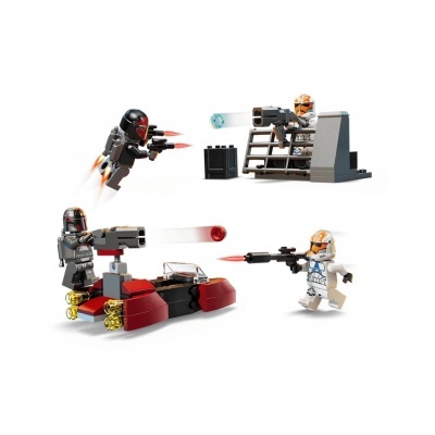 Peças de construção tipo LEGO com figuras de soldados e veículo vermelho em fundo branco.