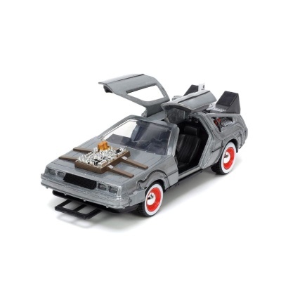 Miniatura de carro DeLorean cinza com portas abertas e motor exposto