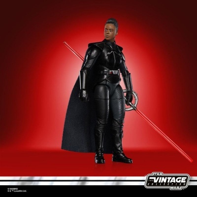 Figura de ação Star Wars com roupa preta e bastão vermelho