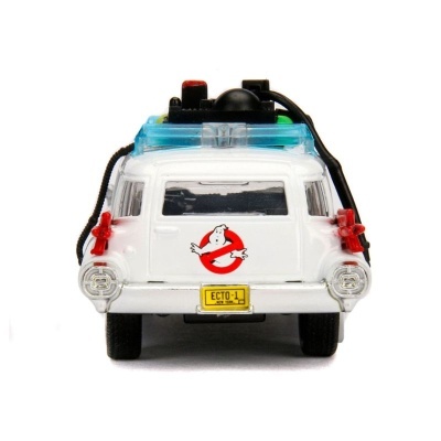 Carro de brinquedo branco dos Ghostbusters visto de trás com logótipo, luzes e placa ECTO-1