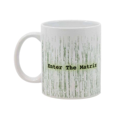 Caneca branca com padrão verde e texto 'Enter The Matrix'