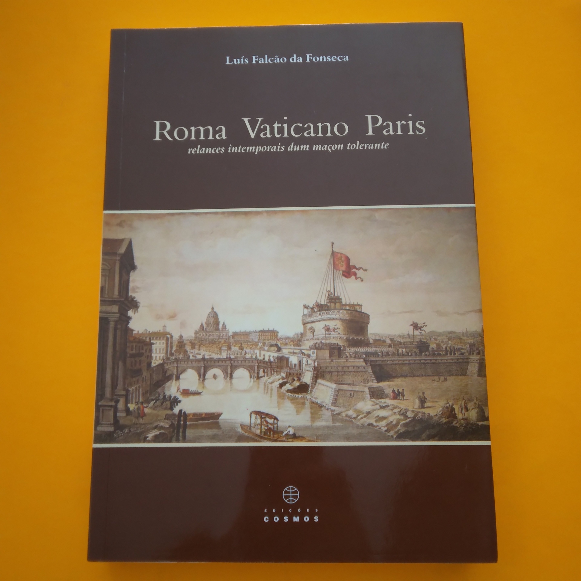 Roma, Vaticano, Paris, de Luís Falcão da Fonseca Livro 'Roma Vaticano Paris' com capa castanha e imagem histórica em tons sépia