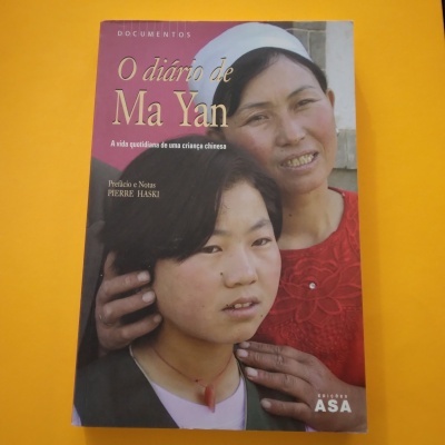 Livro 'O diário de Ma Yan' com capa mostrando duas mulheres chinesas e texto informativo