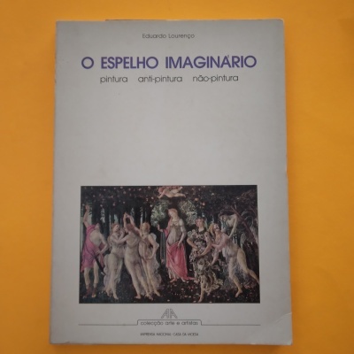 Capa de livro branca com imagem de figuras numa floresta e texto na capa.