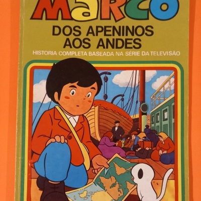 Capa de livro com ilustração de menino e cão e texto editorial sobre MARCO