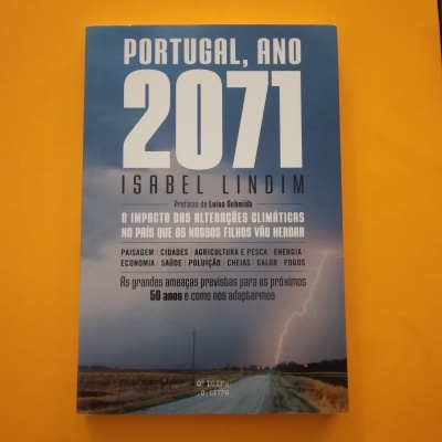 Capa do livro 'Portugal, Ano 2071' de Isabel Lindim