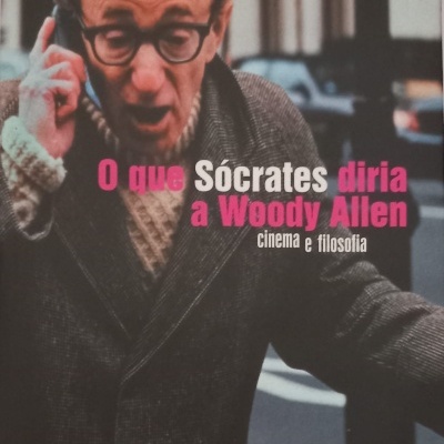 Capa de livro com homem e texto sobre Sócrates e Woody Allen