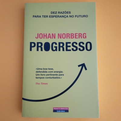 Capa de livro 'Progresso' de Johan Norberg com texto e seta.
