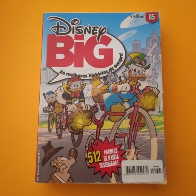 Revista Disney BIG com capa azul clara e personagens de banda desenhada a andar de bicicleta