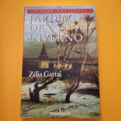 Capa do livro Jardim de Inverno com arte de inverno e texto em vermelho e branco