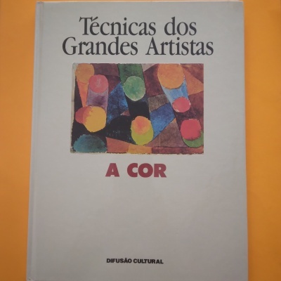 Capa de livro branco com título e ilustração colorida geométrica