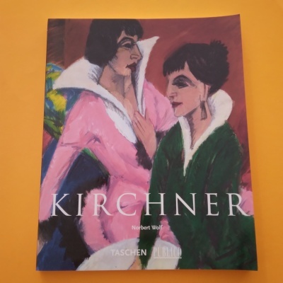 Livro KIRCHNER com ilustração de duas mulheres em roupas coloridas