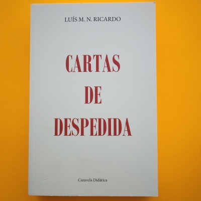 Livro 'Cartas de Despedida' em capa branca com texto vermelho e preto sobre fundo laranja