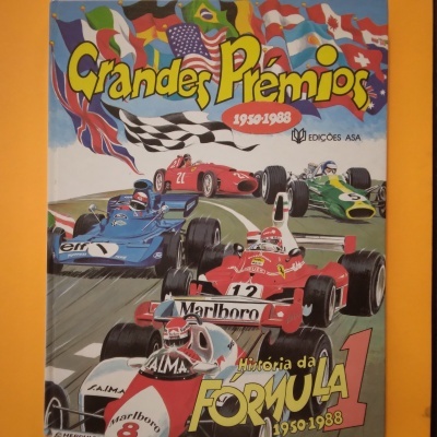 Capa de livro de Fórmula 1 com carros de corrida coloridos e bandeiras