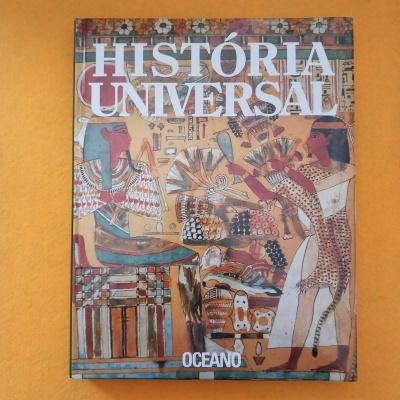 Capa de livro História Universal com pintura egípcia antiga