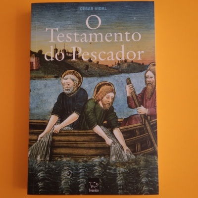 Capa de livro com homens a pescar numa embarcação e texto 'O Testamento do Pescador'.