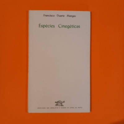 Livro Espécies Cinegéticas com capa branca sobre fundo laranja