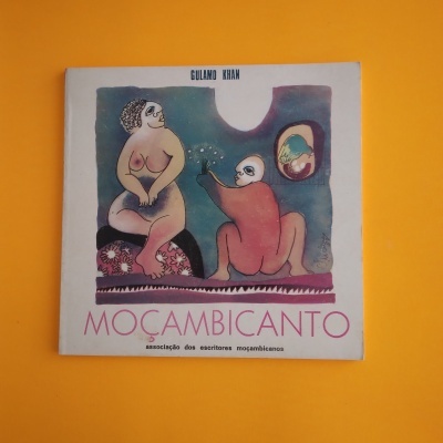 Capa de livro MoçambiCanto com ilustração artística e texto