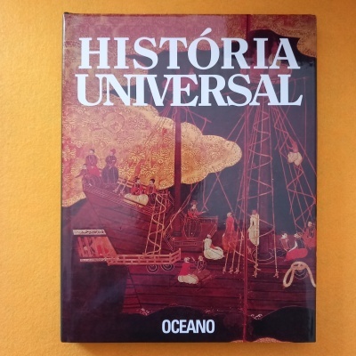 Capa de livro História Universal com navio antigo ilustrado