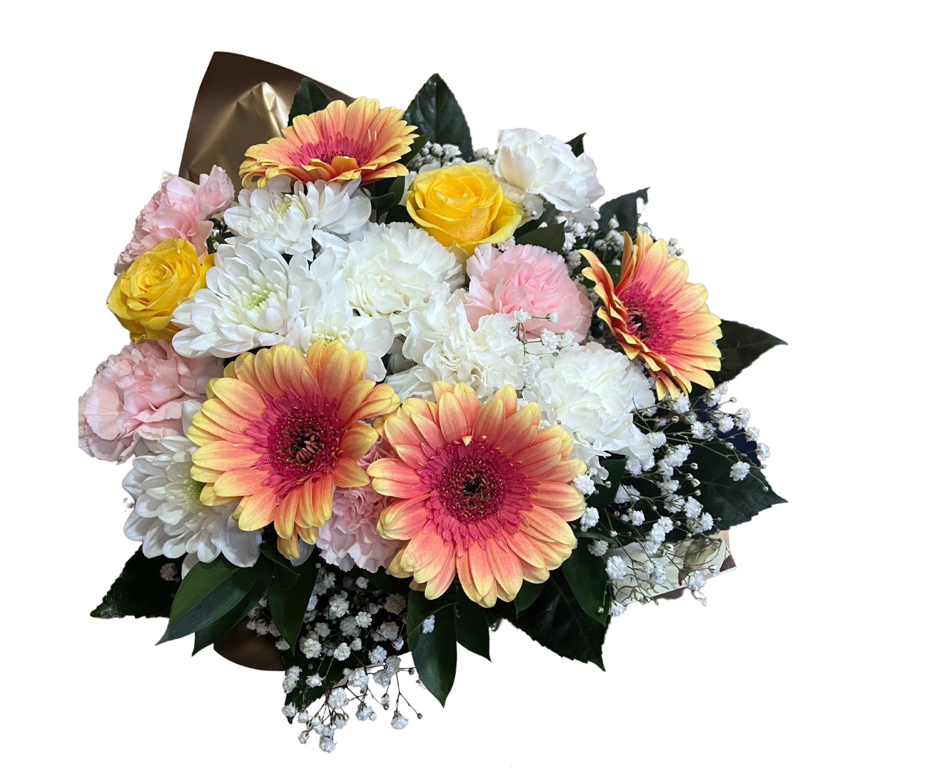 Bouquet colorido de flores variadas em papel dourado