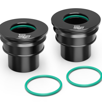 Dois adaptadores pretos metálicos com anéis de vedação verdes ao lado e logótipo RR EXTREME