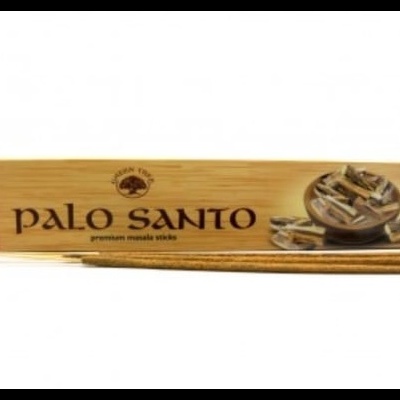 Caixa de incenso Palo Santo com varetas e lascas de madeira