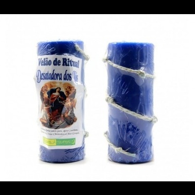 Dois velões azuis um com etiqueta de ritual e outro enrolado em corda branca