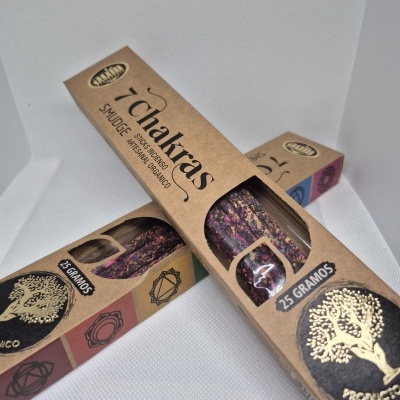 Embalagem de incenso 7 chakras em papel castanho com janela transparente e símbolos coloridos