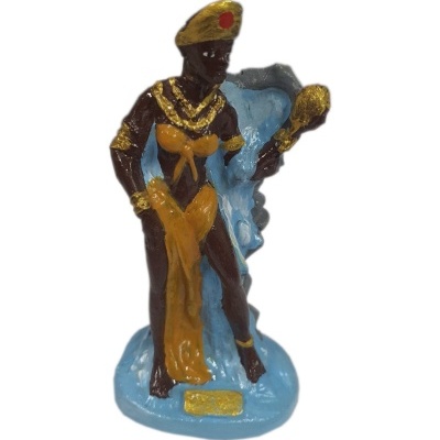 Estátua decorativa de mulher com acessório dourado e base azul