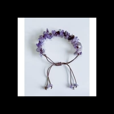 Pulseira de pedras semi-preciosas violetas em fio castanho ajustável