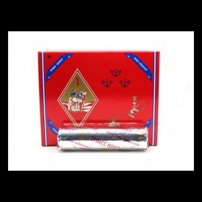 Pacote vermelho do produto Three Kings com imagem de três reis e embalagem prateada