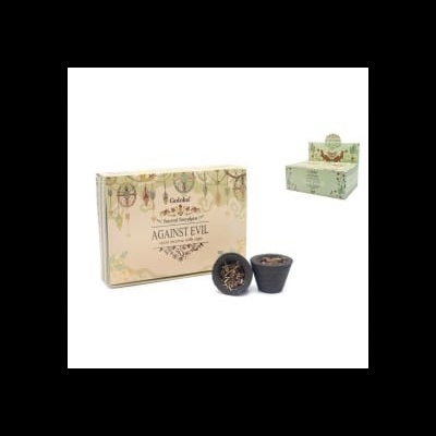 Caixa creme com texto Against Evil e dois recipientes pretos com materiais naturais