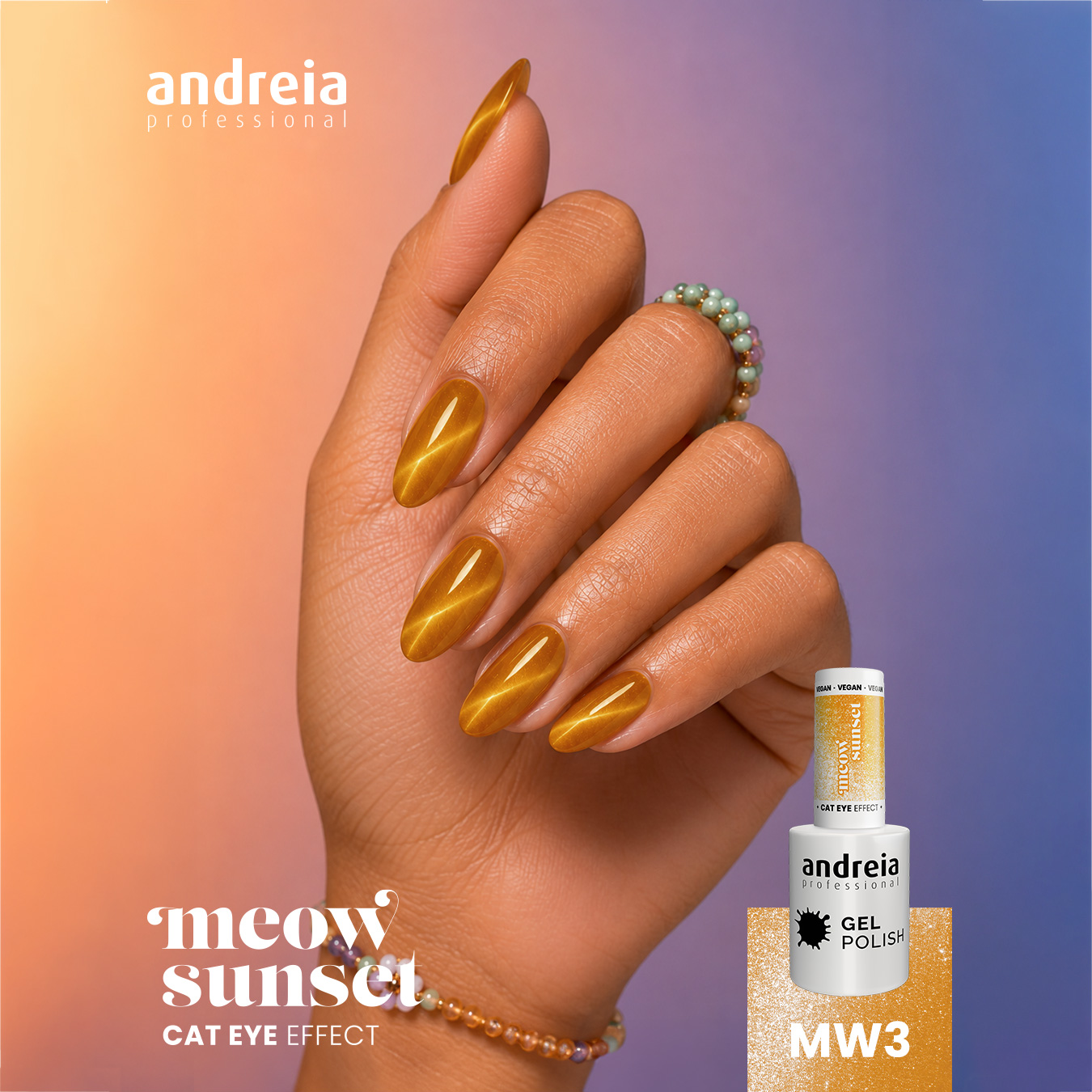 Andreia CAT EYE EFFECT MW3 - Glitter Magnético Amarelo Mel com Brilhos Dourados Unhas pintadas com verniz gel amarelo dourado com efeito cat eye e anel de contas coloridas