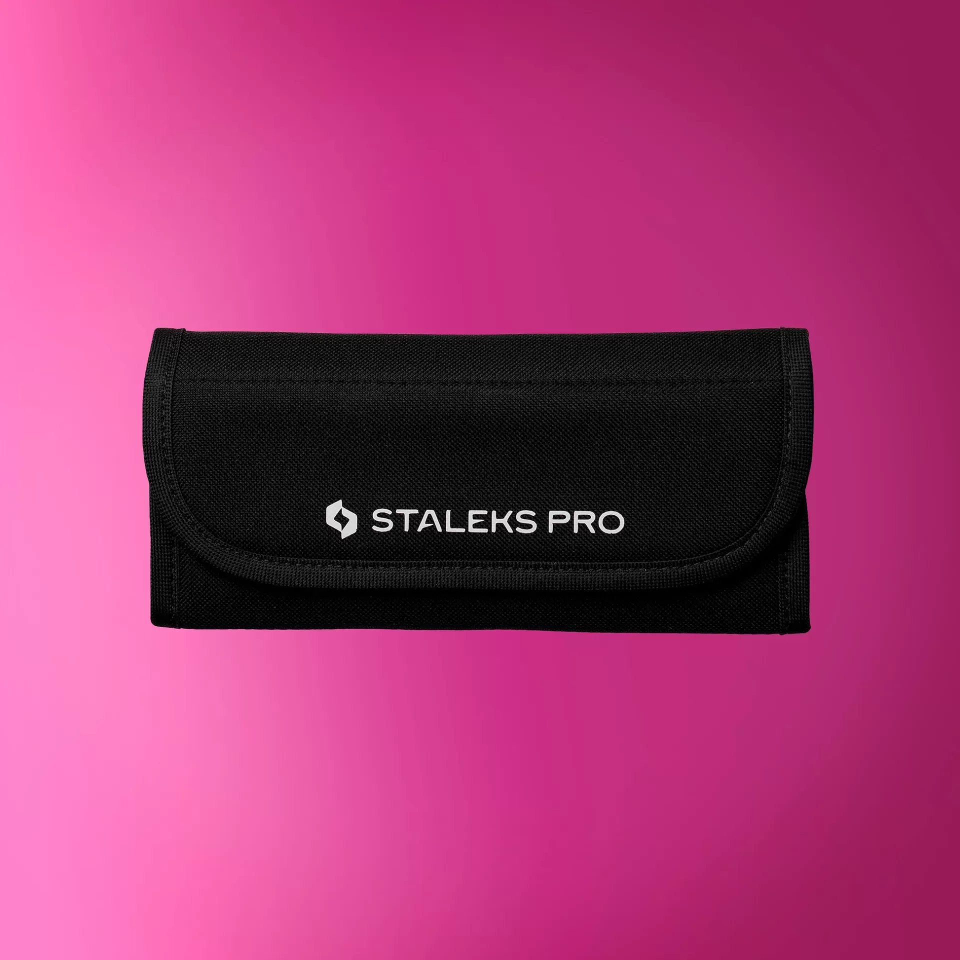 Estojo de Instrumentos em Tecido Bolsa preta de tecido com logótipo STALEKS PRO em fundo rosa