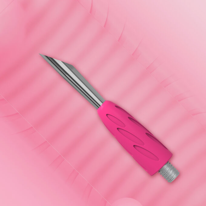 Staleks UNIQ 12 – Parte Funcional Chanfrada para Empurrar Cutículas Ferramenta com cabo rosa e ponta metálica sobre fundo rosa