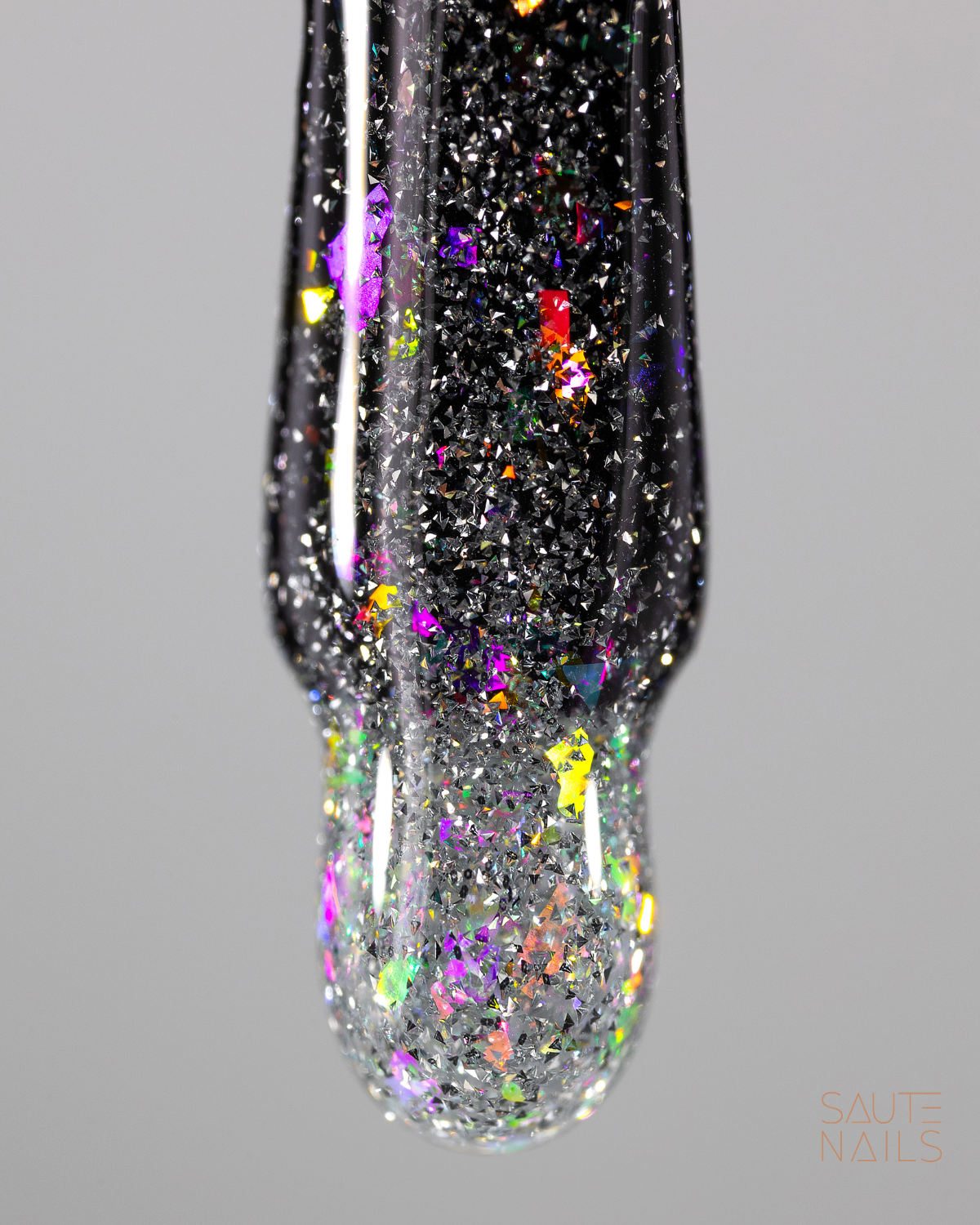 Top No Wipe Saute Nails Silver Flash (Prateado Cintilante) Pincel com verniz de unhas preto com glitter multicolorido e partículas prateadas