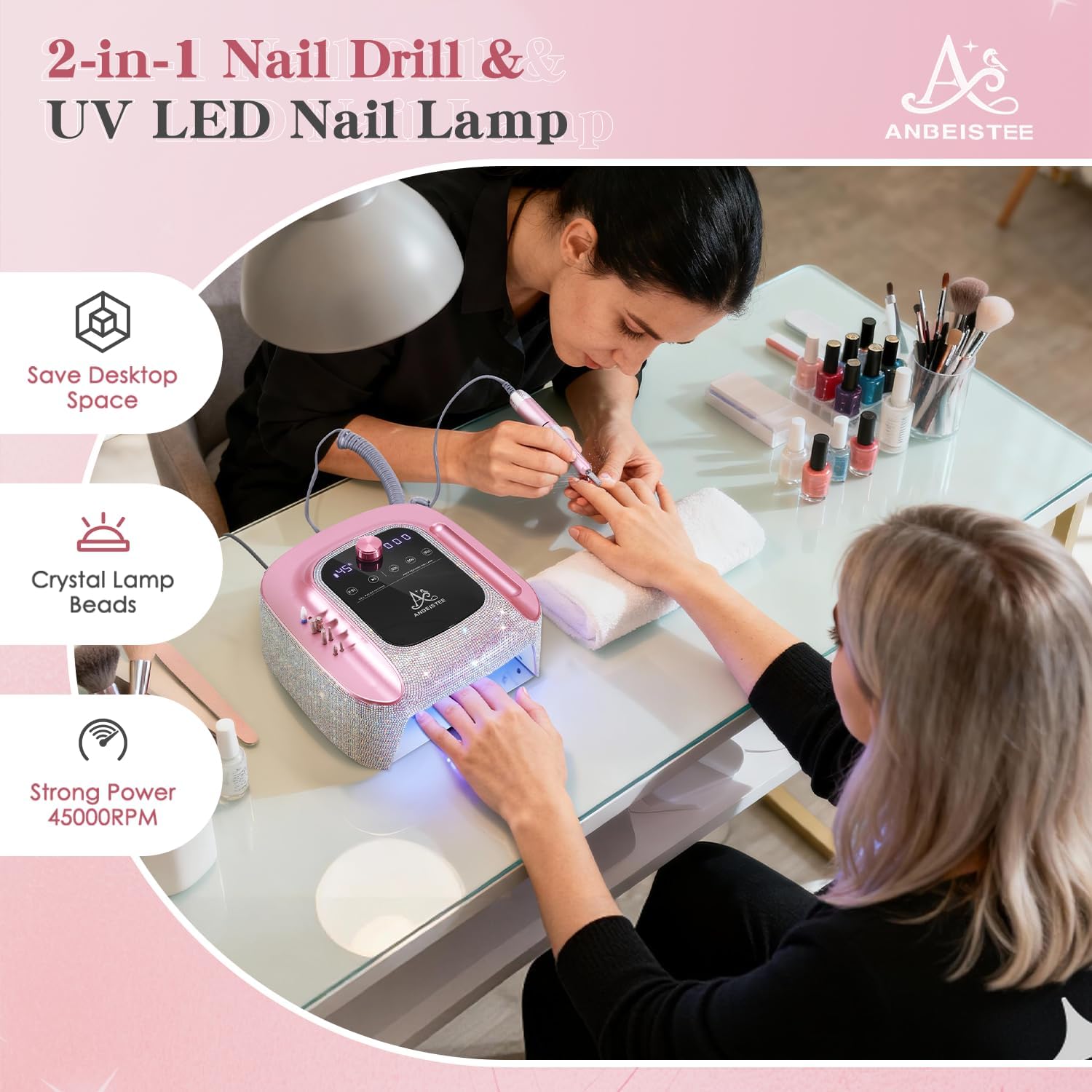 Torno + Catalisador 2 em 1 ANBEISTEE – Profissional e Recarregável com 45.000 RPM Dispositivo rosa 2-em-1 para unhas com broca e lâmpada UV LED numa mesa com esmaltes e pincéis