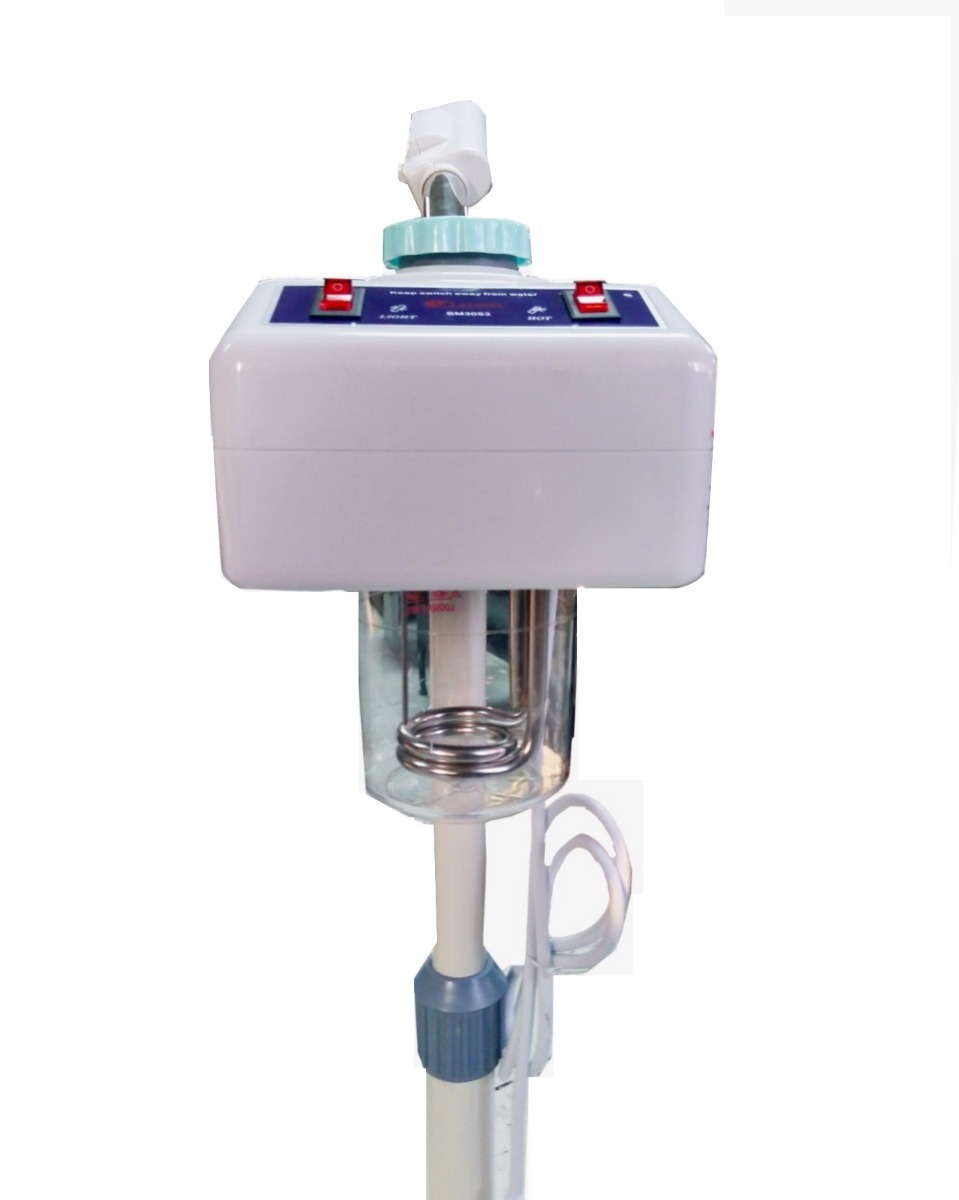 Dispositivo elétrico branco com copo transparente e controles vermelhos