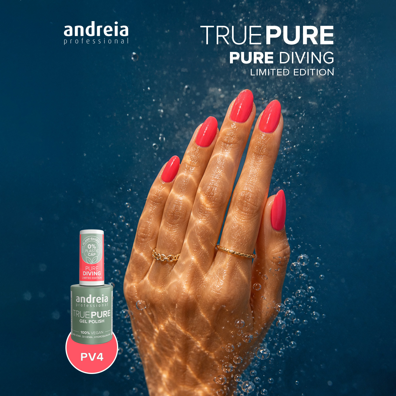 The Gel Polish Andreia True Pure PV4 - Coral Intenso Mão feminina com unhas pintadas de verniz rosa vermelho sob água com bolhas e frasco de verniz Andreia Professional True Pure PV4
