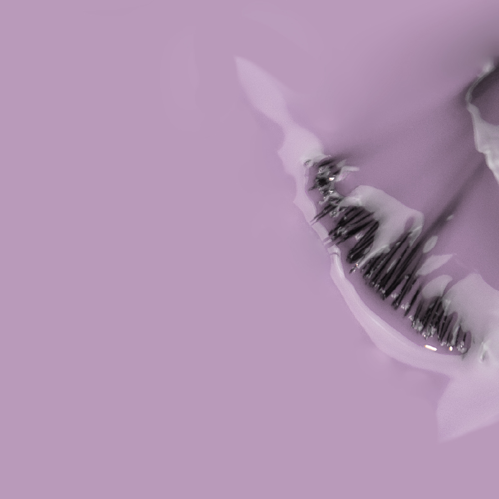 Verniz Gel Inocos 479 - Maria Renda (Lilás Renda) Forma espelhada e distorcida em fundo lilás