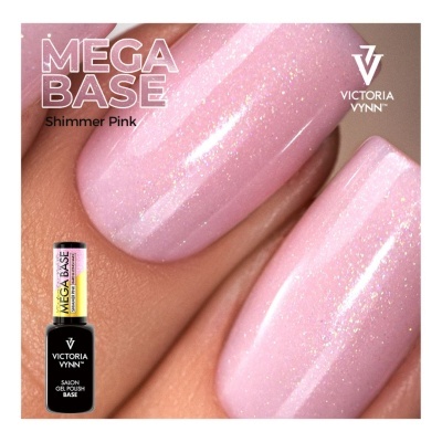 Unhas com verniz rosa brilhante Shimmer Pink da Victoria Vynn com frasco do produto