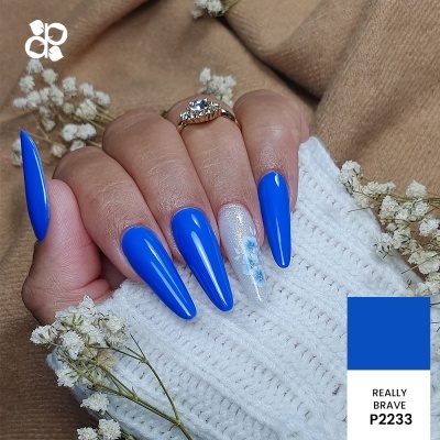 Unhas postiças azuis e transparente com decoração e anel dourado