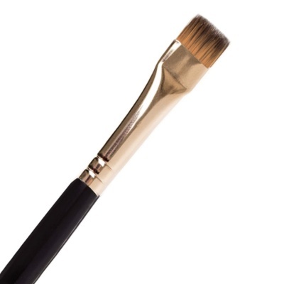 Pincel de maquilhagem com cabo preto e metal dourado.