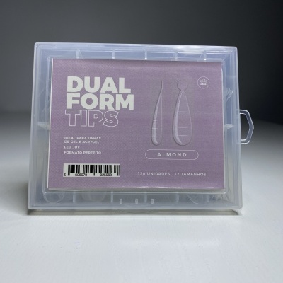 Caixa plástica transparente com dicas para unhas formato amêndoa