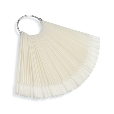 Paleta de amostras de unhas em leque branco com argola metálica