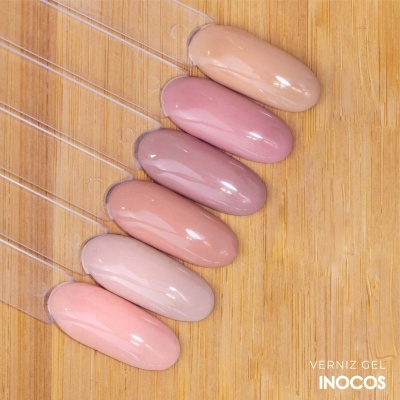 Amostras de verniz gel em vários tons nude e rosa